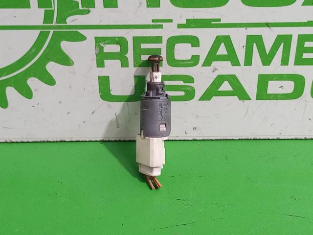 Interruptor luces de freno 8200168238 RENAULT