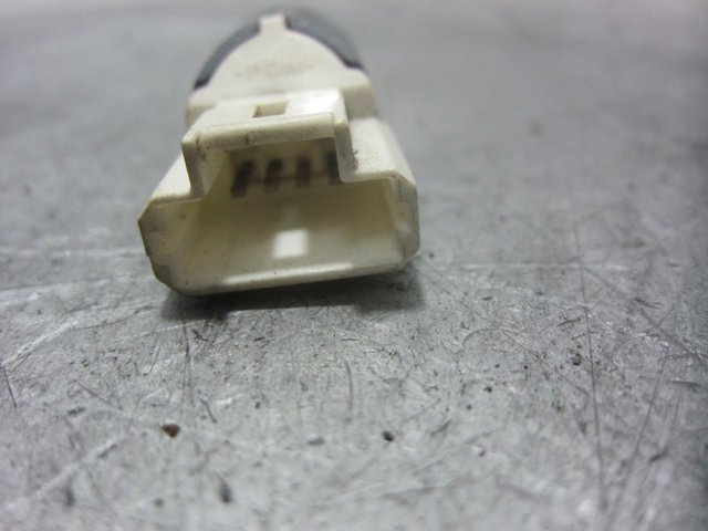 RENAULT 8200168238 Interruptor de luz de freno  comprar en Albacete