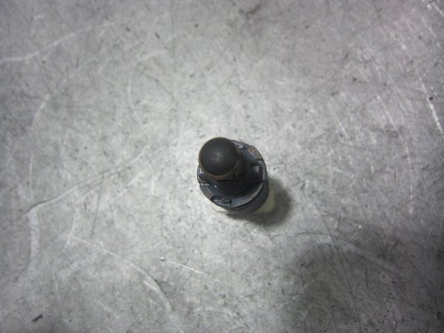 RENAULT 8200168238 Interruptor de luz de freno comprar Pamplona