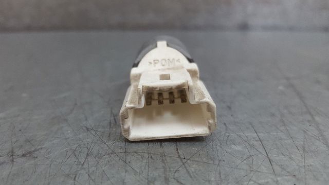 8200168238 Interruptor de luz de freno  en stock Castellón