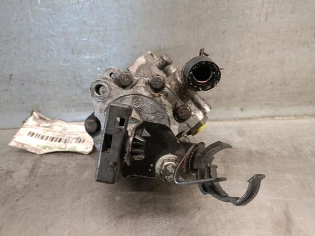 RENAULT 8200193992 Bomba de dirección comprar Barcelona