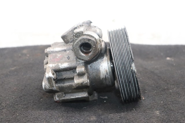 8200193992 Bomba de dirección  en stock Sabadell