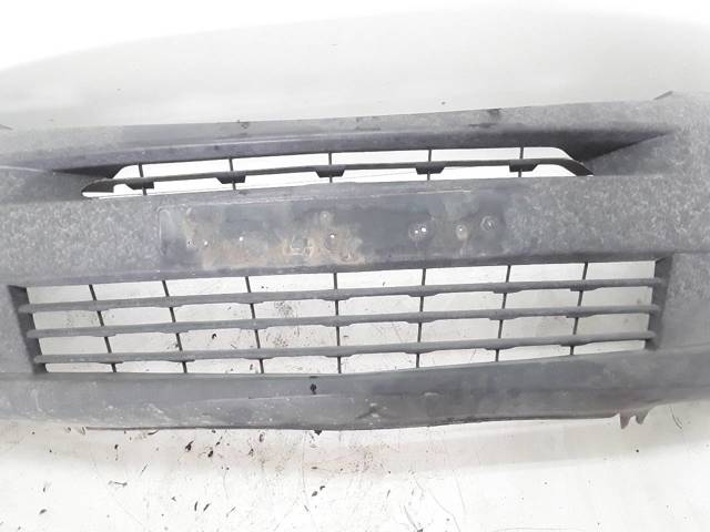 RENAULT 8200197134 Parachoques delantero  disponible Valladolid