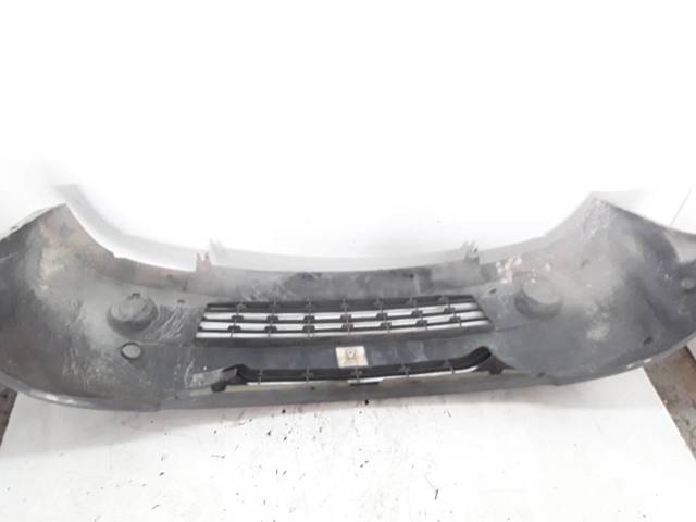 RENAULT 8200197134 Parachoques delantero  disponible Valladolid