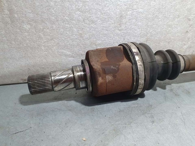 8200198016 Semieje delantero izquierdo  disponible Utrera