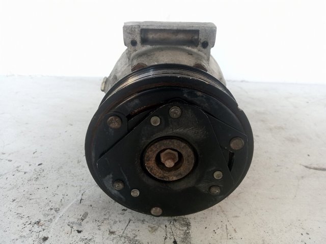 RENAULT 8200200671 Compresor de aire acondicionado  en stock Terrassa
