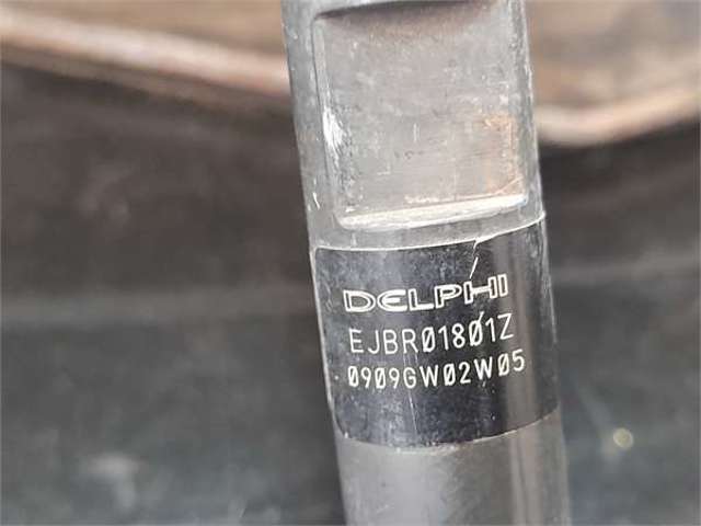 RENAULT 8200206565 Inyector de combustible  disponible Valladolid