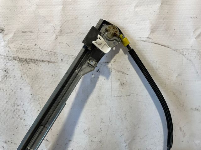 82002098 Mecanismo de elevalunas de la puerta delantera izquierda  comprar en Zaragoza