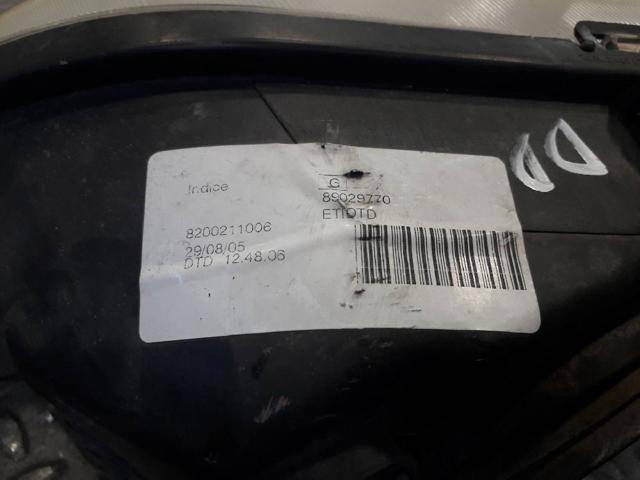 8200211006 Faro derecho  en stock Sabadell