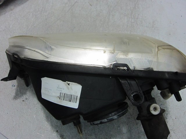8200211006 RENAULT Faro derecho  en stock Huelva