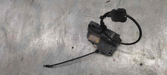 8200212467 RENAULT Cerradura de la puerta trasera derecha  en stock Córdoba