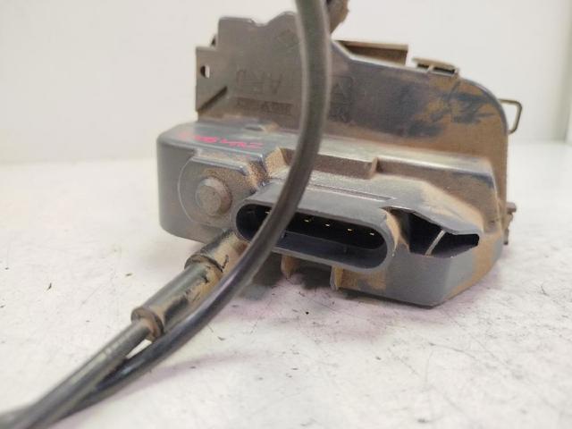 8200212467 RENAULT Cerradura de la puerta trasera derecha  en stock Gandía