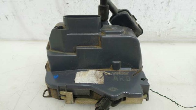 8200212467 RENAULT Cerradura de la puerta trasera derecha  disponible Vigo