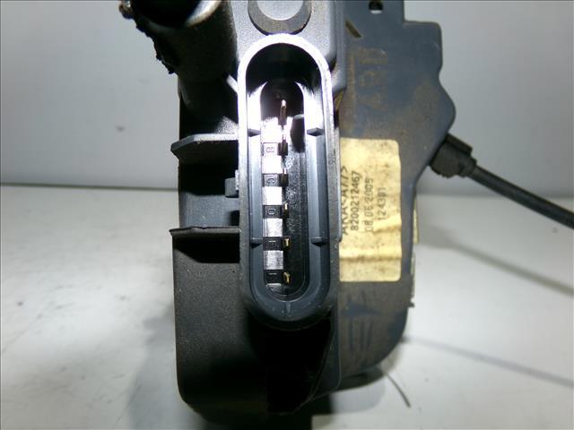 8200212467 RENAULT Cerradura de la puerta trasera derecha  en stock Gandía