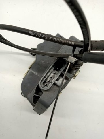 8200212468 Cerradura de puerta trasera izquierda  disponible Utrera