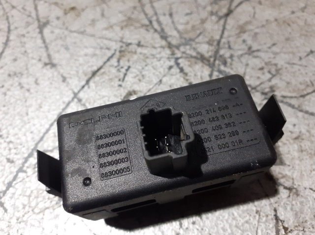 RENAULT 8200214896 Boton de luz de emergencía comprar Tarragona