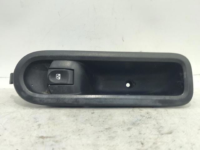 RENAULT 8200214936 Botón de encendido del motor del elevalunas trasero comprar Pamplona