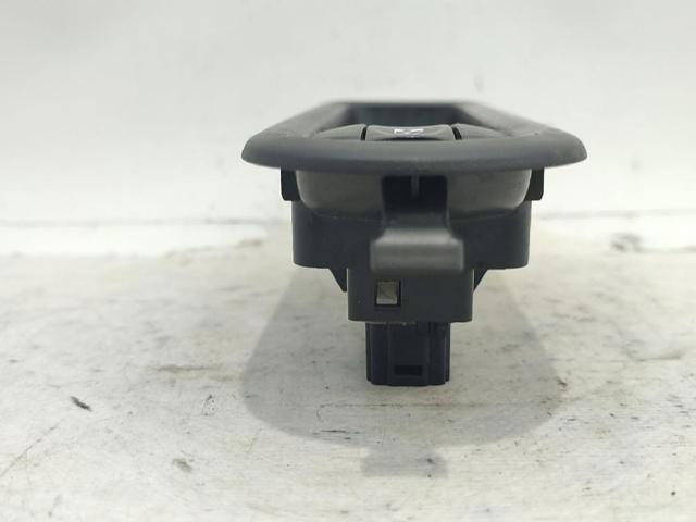RENAULT 8200214936 Botón de encendido del motor del elevalunas trasero  disponible España