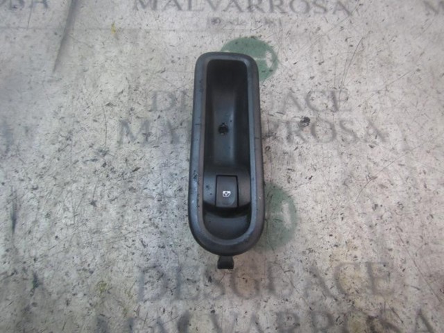 RENAULT 8200214936 Botón de encendido del motor del elevalunas trasero  disponible Valladolid
