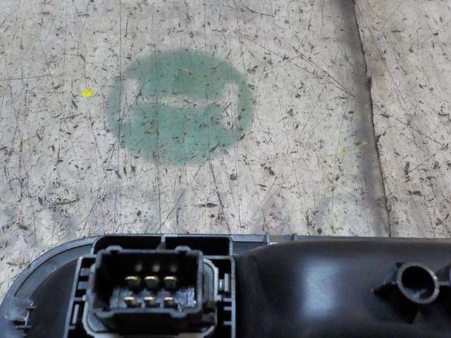 8200214936 Botón de encendido del motor del elevalunas trasero  disponible Málaga
