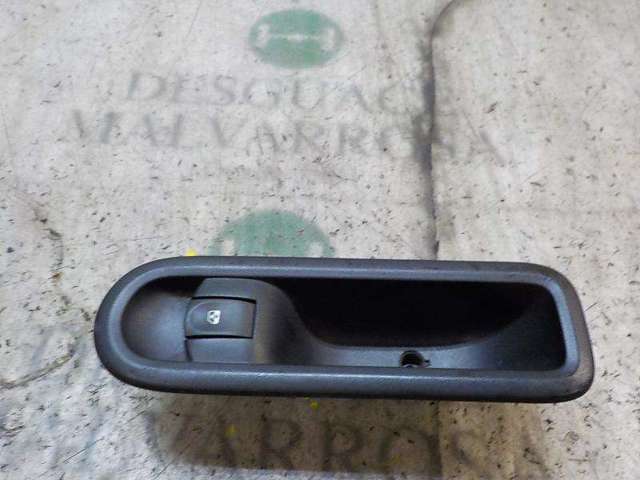 8200214936 Botón de encendido del motor del elevalunas trasero  comprar en Reus