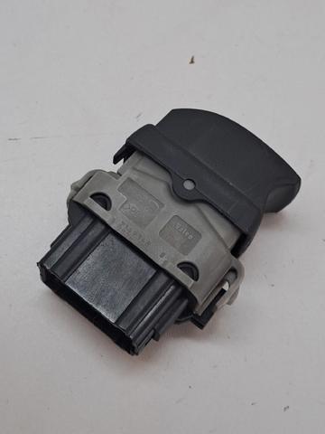 8200214936 Botón de encendido del motor del elevalunas trasero comprar Girona