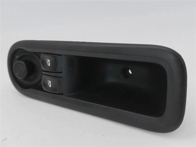 8200214943 RENAULT Interruptor de elevalunas delantera izquierda  en stock Córdoba