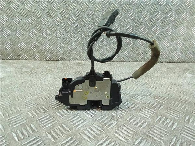RENAULT 8200219247 Cerradura de puerta delantera derecha  en stock Terrassa