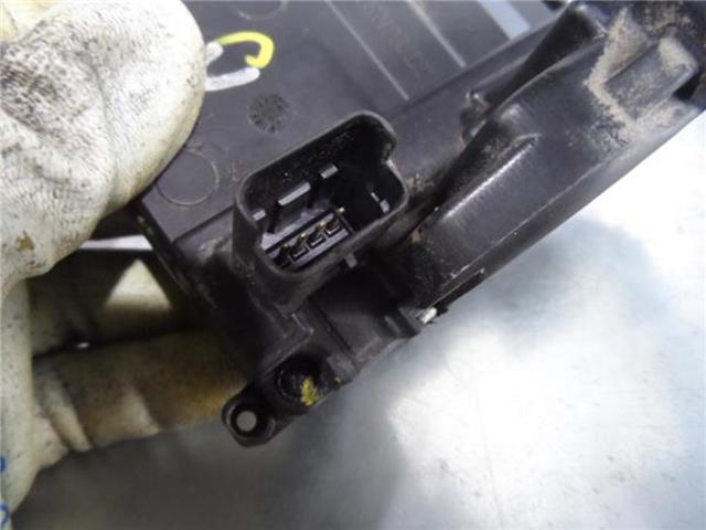 8200219247 Cerradura de puerta delantera derecha  disponible Utrera