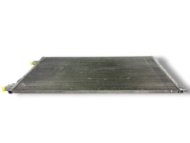 8200223000 Condensador de aire acondicionado  disponible Utrera