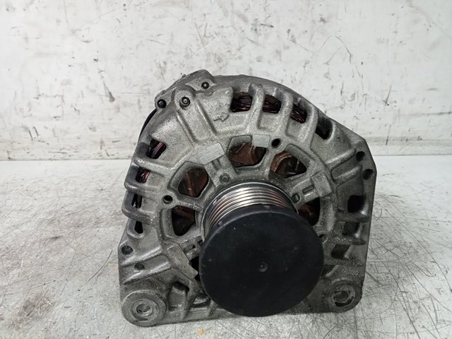 RENAULT 8200229907 Alternador  en stock Salamanca