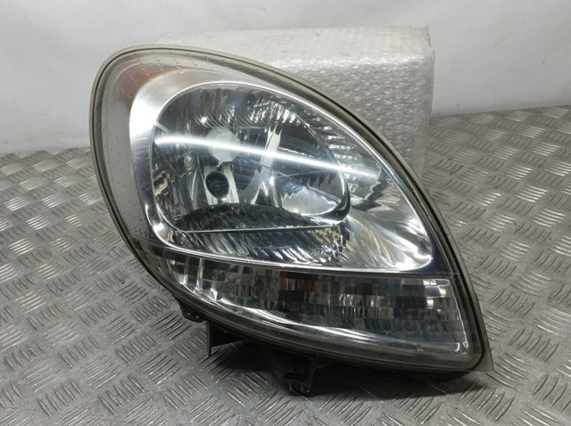 8200236591 Faro derecho  disponible Utrera