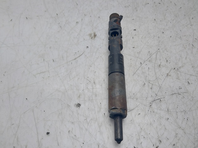 RENAULT 8200240244 Inyector  en stock Salamanca