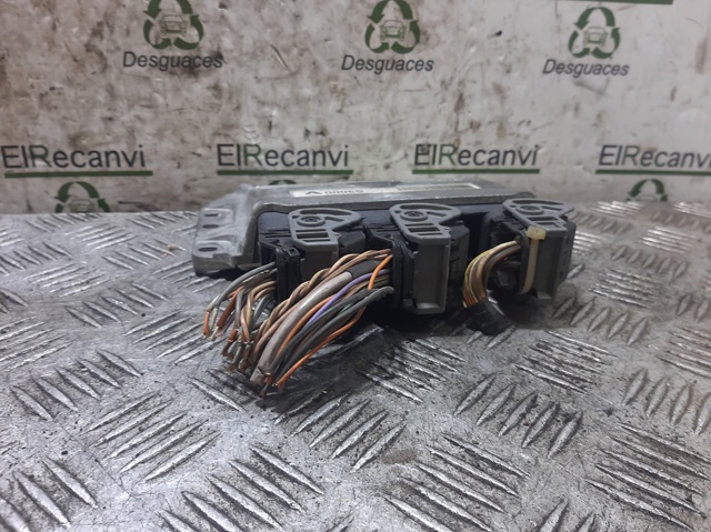 8200242405 Unidad de control del motor (ECU)  comprar en Zaragoza