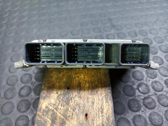 8200242405 RENAULT ECU  en stock Gandía