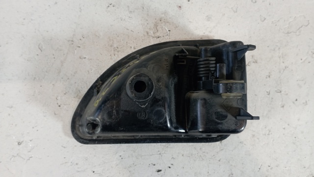8200247802 RENAULT Manija interior de puerta delantera izquierda  en stock Gandía