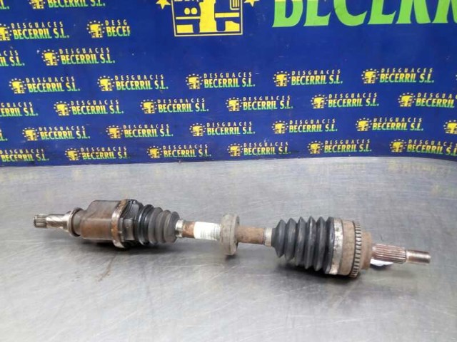 Árbol de transmisión delantero izquierdo 8200255027 Renault (RVI)