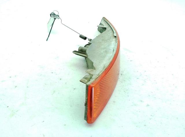 8200257684 RENAULT Luz intermitente de guardabarros  en stock Huelva