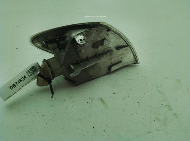 8200257684 Luz intermitente de guardabarros  en stock Sabadell