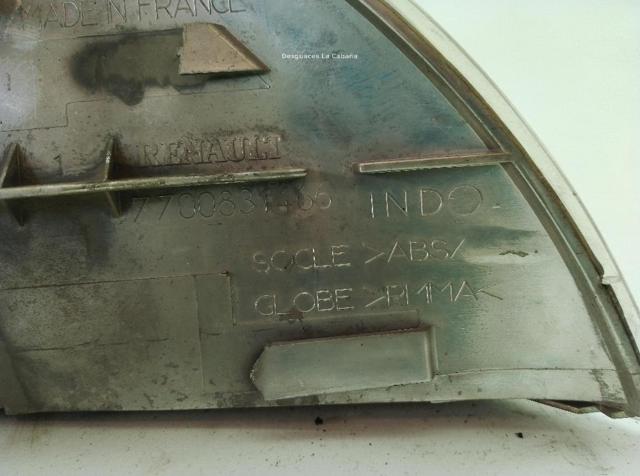 8200257684 RENAULT Luz intermitente de guardabarros  en stock Gandía