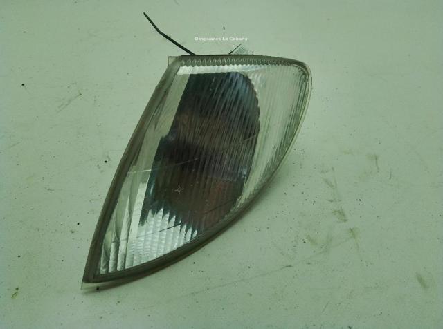 RENAULT 8200257684 Luz intermitente de guardabarros  en stock Valencia