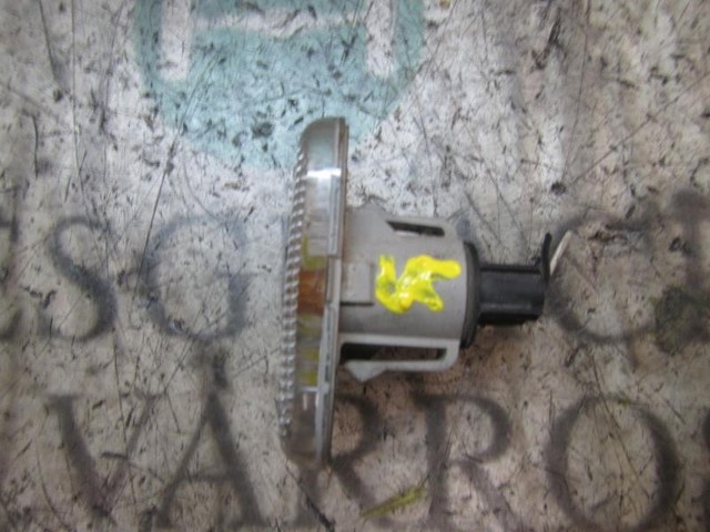 RENAULT 8200257684 Luz intermitente de guardabarros comprar Pamplona