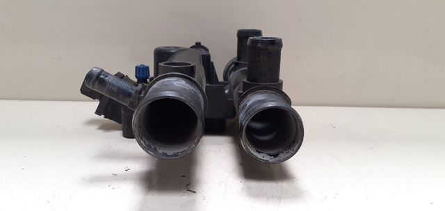 RENAULT 8200262235 Carcasa del termostato  comprar en Ponferrada
