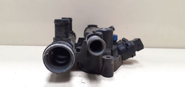 8200262235 RENAULT Caja de termostato comprar Madrid