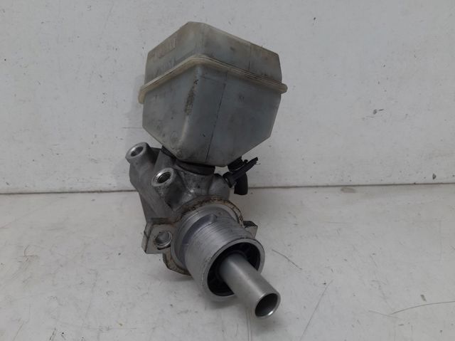 8200262441 RENAULT Depósito de líquido de frenos comprar Madrid