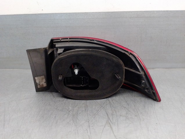 8200262667 RENAULT Piloto trasero exterior izquierdo  comprar en Oviedo