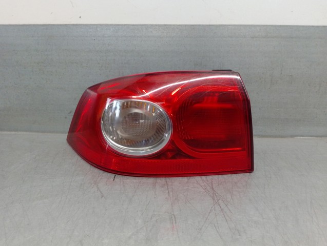 8200262667 Piloto trasero exterior izquierdo  en stock Sabadell