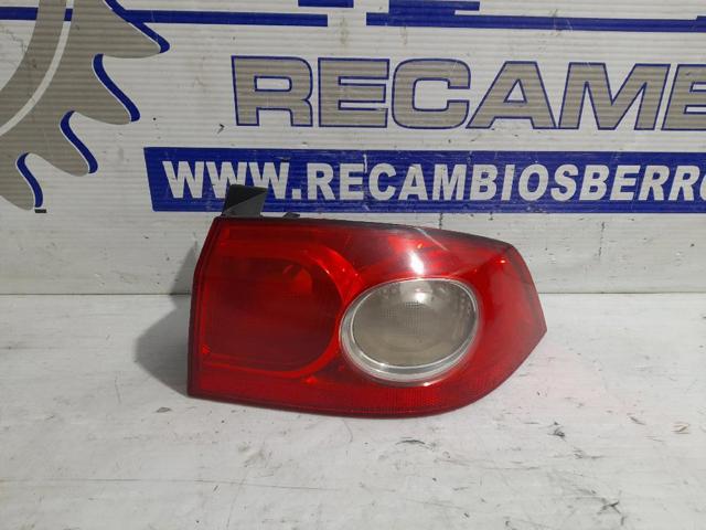 8200262668 Piloto trasero exterior derecho  en stock Granada