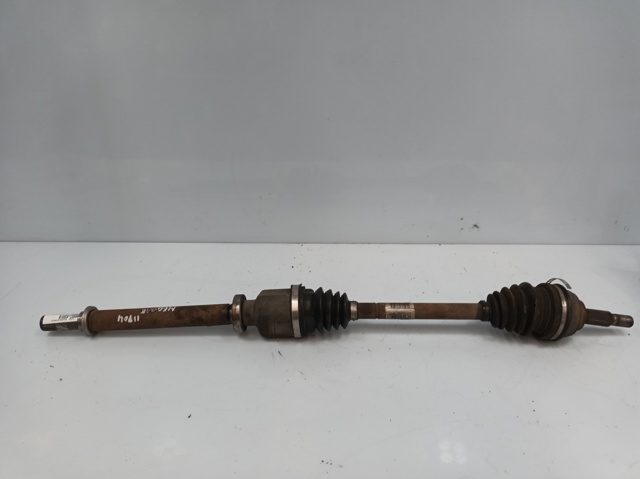 RENAULT 8200264665 Semieje delantero derecho  en stock Terrassa