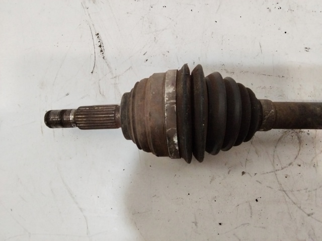 8200264668 RENAULT Semieje delantero derecho  en stock Gandía